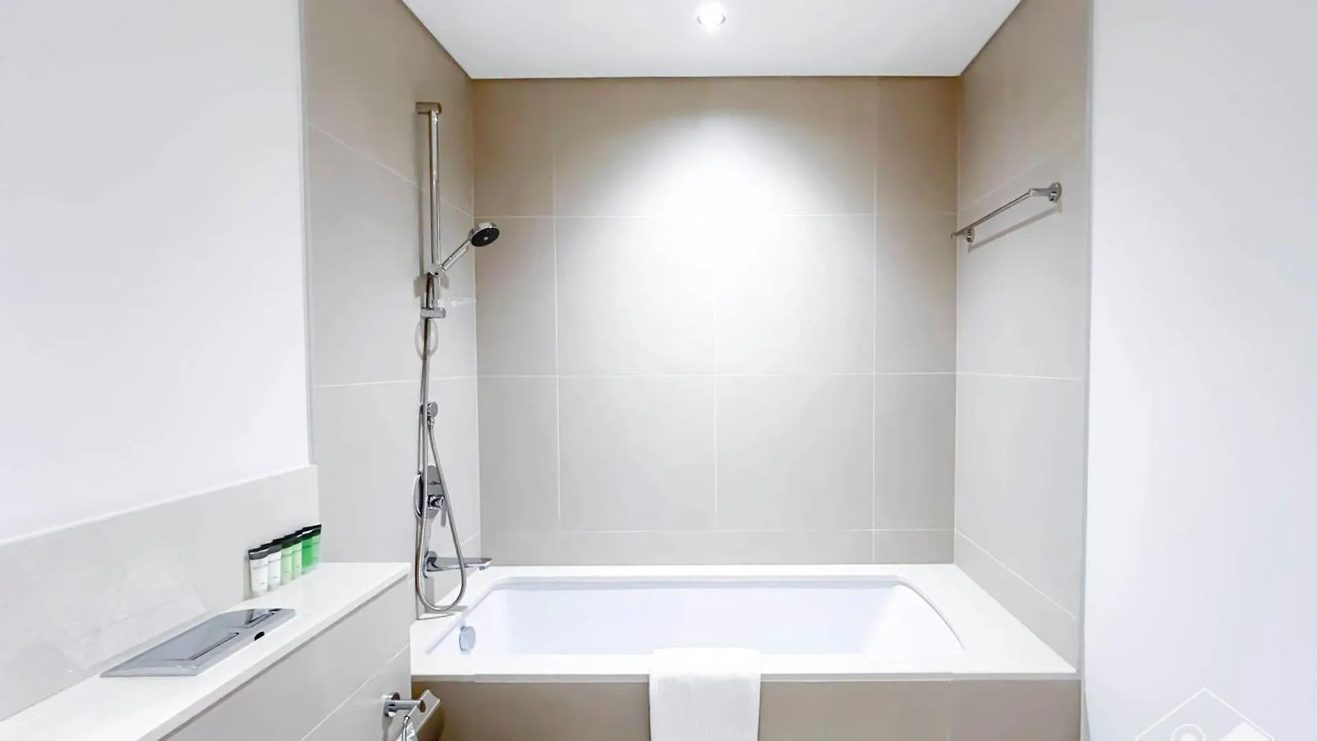 Ferienwohnung Luxurious 2Br In Burj Crown With Burj Khalifa View Dubai Vereinigte Arabische Emirate